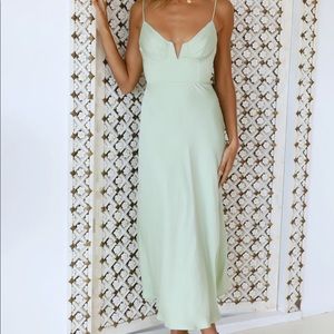PRIVATE KISS MIDI DRESS AVOCADO Hello Molly